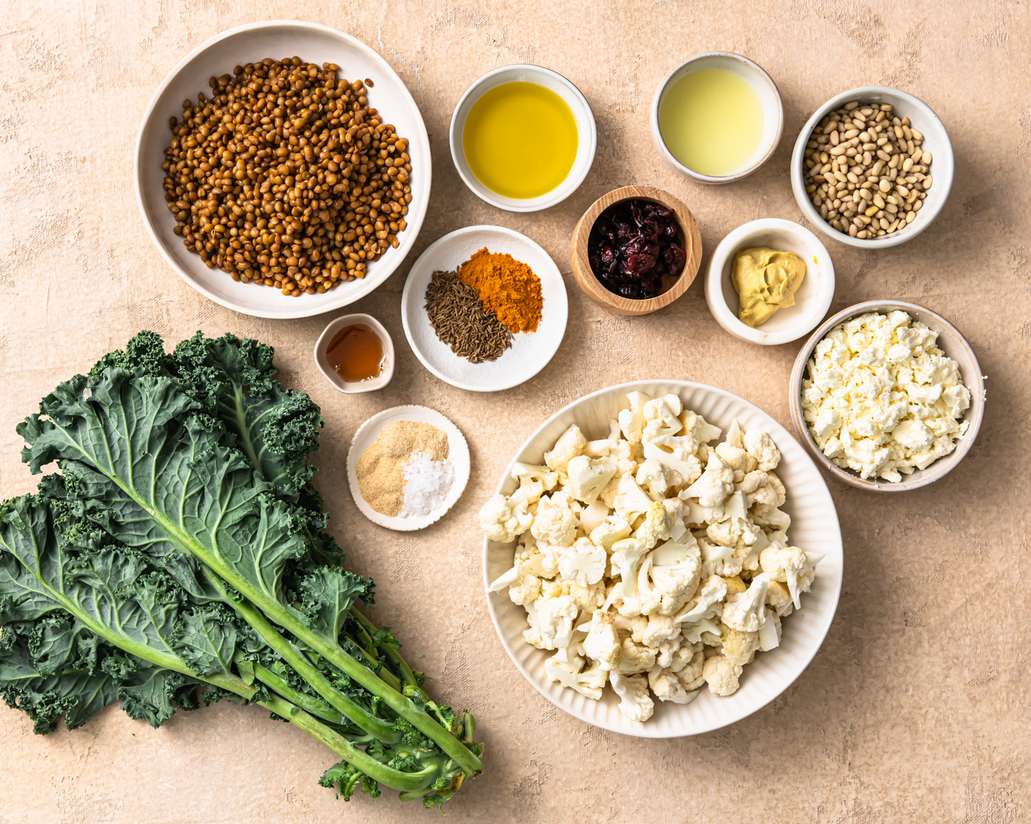 Ingredients needed to make cauliflower lentil salad.