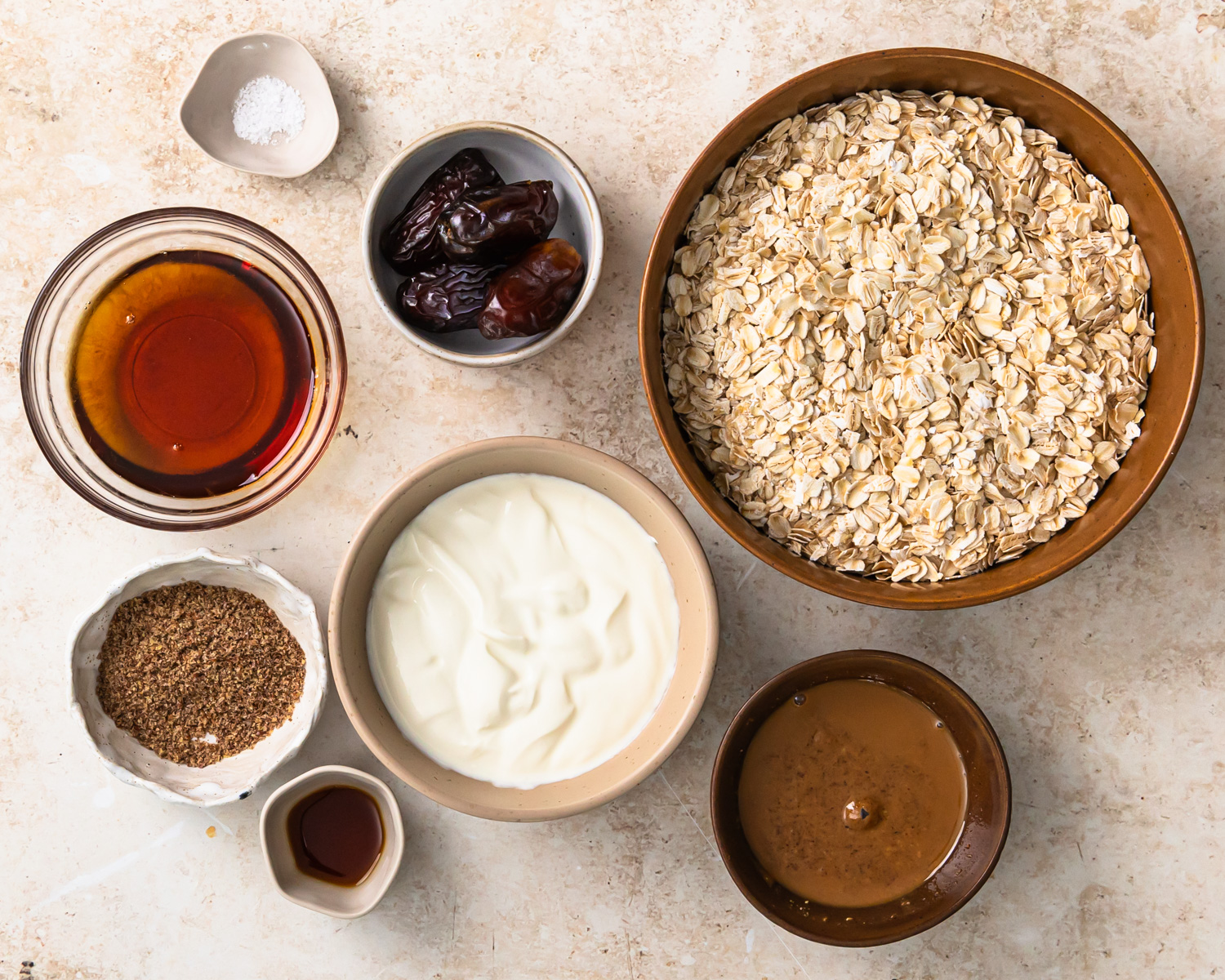 Ingredients needed to make sticky date overnight oats.